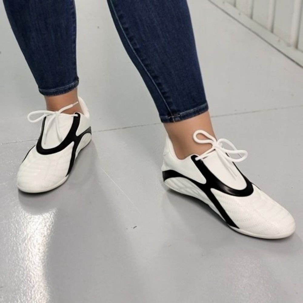 White Women Low Top Sneakers Synthetic Round Closed Toe Padded Shoes - Picture 3 of 6